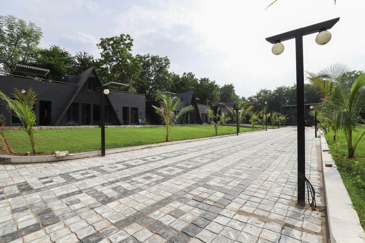 Oyo 48991 Serene Cottages And Resorts Vadodara Exterior foto